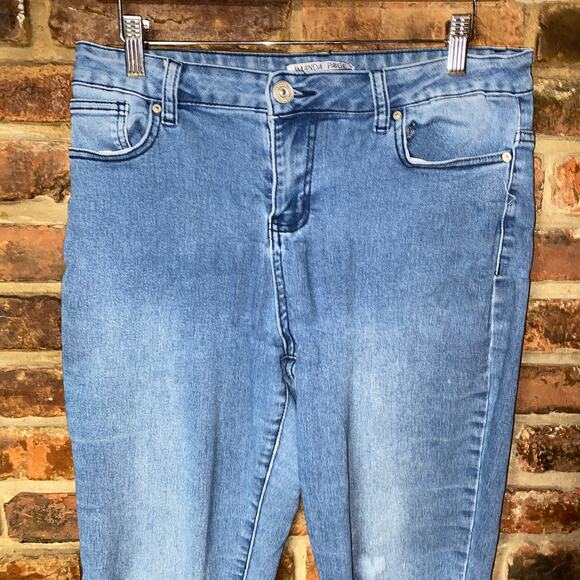 Amanda Paige Faded Medium Wash Blue Denim Skinny Leg Fit Jeans Women's Size 8 - Picture 3 of 7